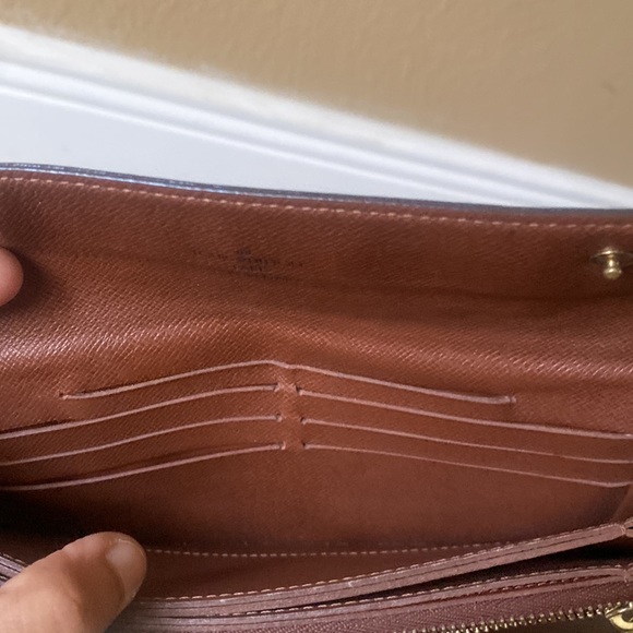 Authentic Louis Vuitton Monogram Accordion Clutch/Wristlet With Goldtone Chain! - Picture 10 of 17